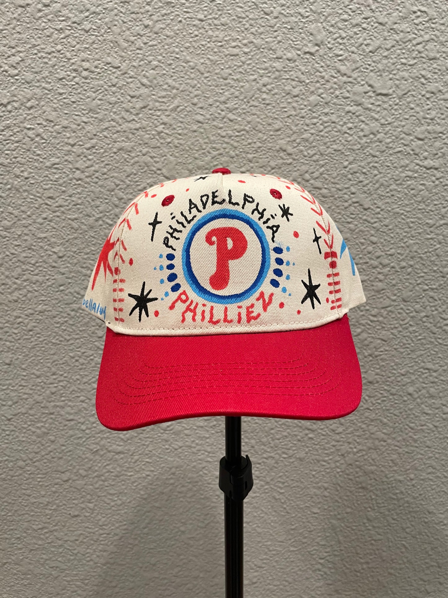 PHILLIES Round Graphic Hat
