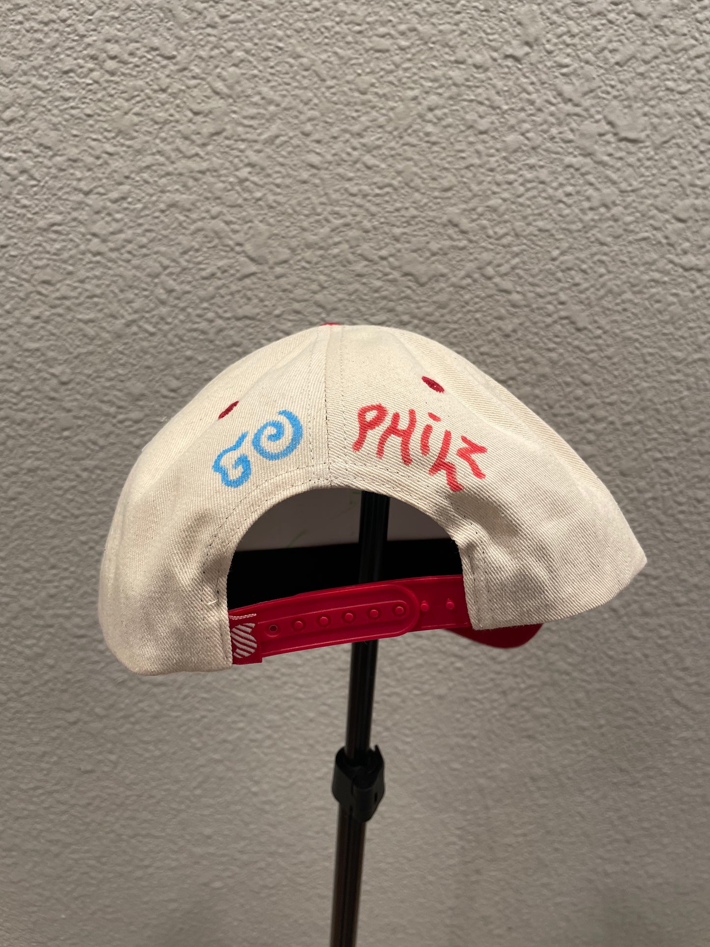 PHILLIES Round Graphic Hat